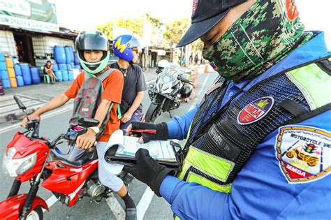 mmda uniform|COA denies P42.